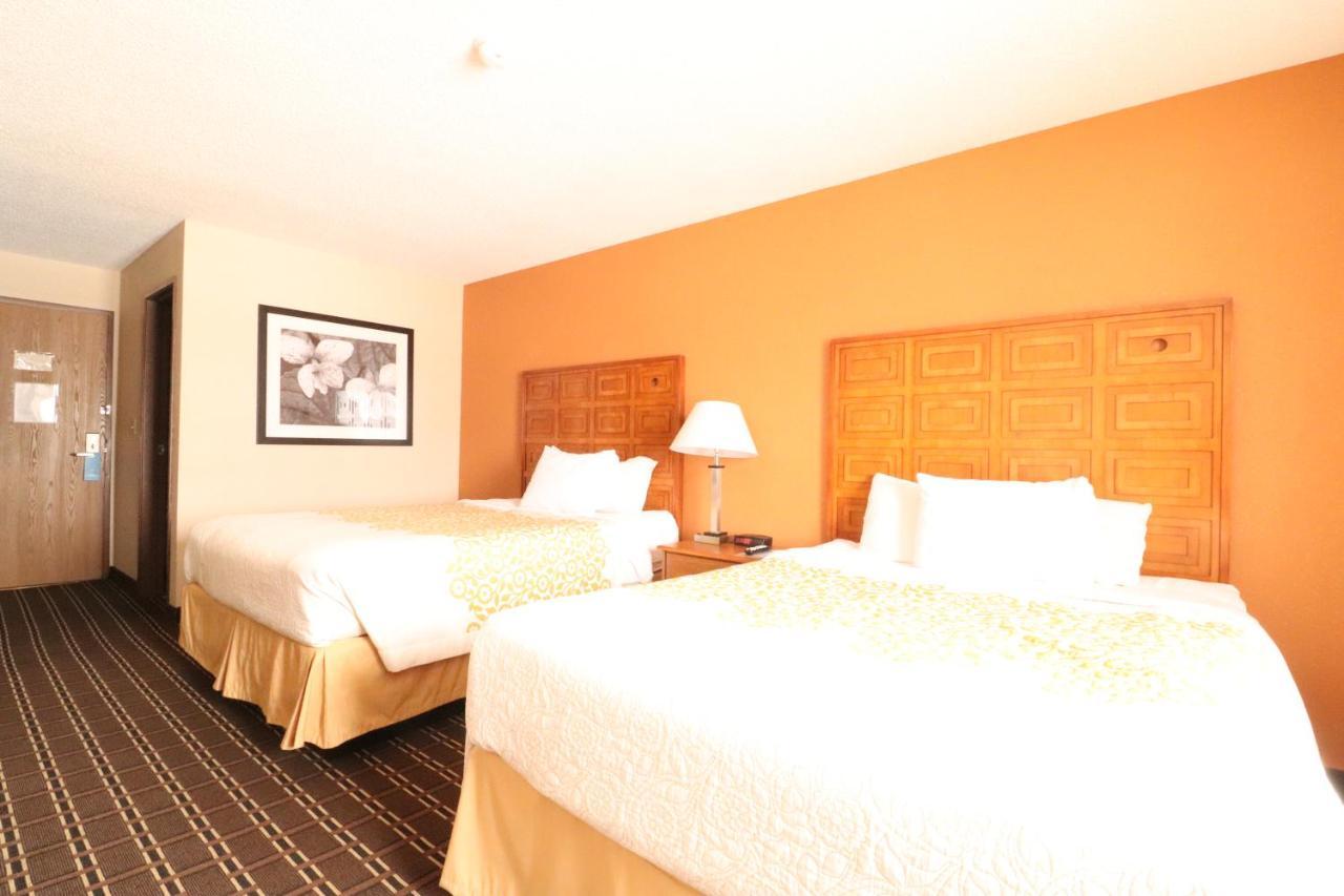 Days Inn By Wyndham Black River Falls - Access To Atv Trail Екстер'єр фото