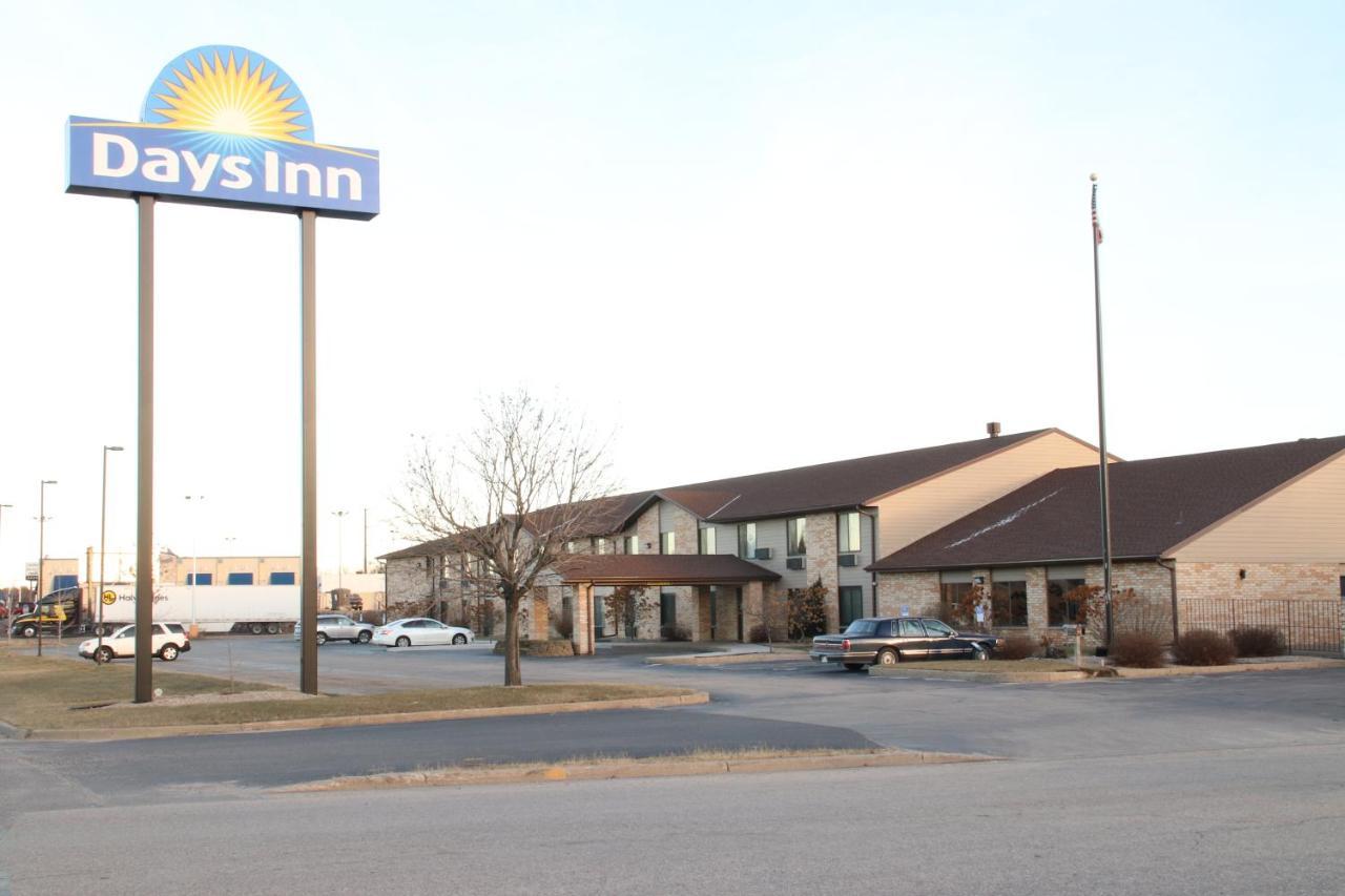 Days Inn By Wyndham Black River Falls - Access To Atv Trail Екстер'єр фото
